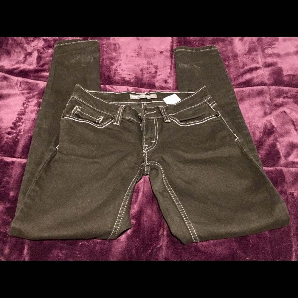 Levi’s black jeans